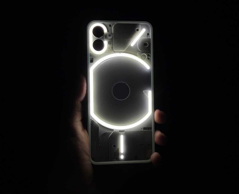Смартфон Nothing Phone (1) в Киеве и Украине по лучшей цене